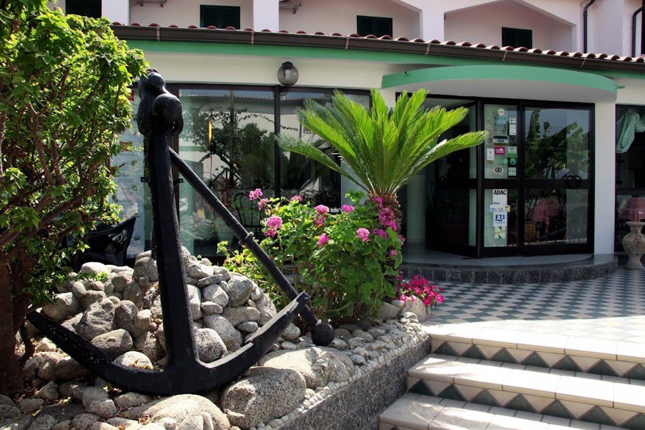 Hotel Marinella 카포바티카노 외부 사진