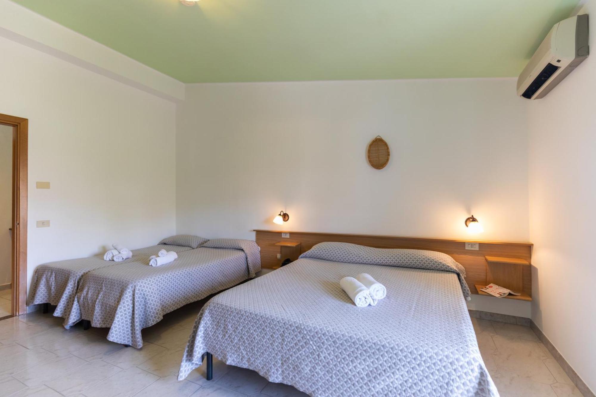 Hotel Marinella 카포바티카노 외부 사진